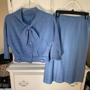 Stunning vintage skirt set! 🩵
